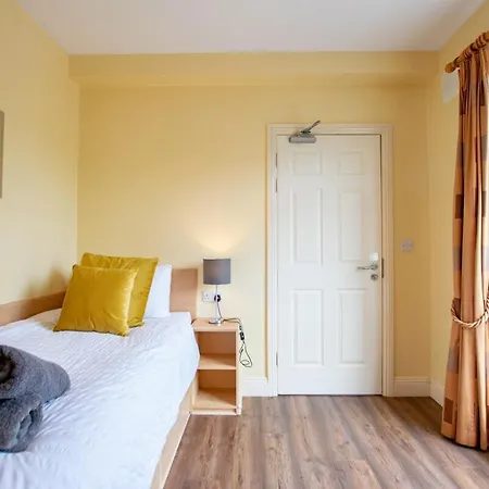 Large Duplex House By Shortstays Holiday home