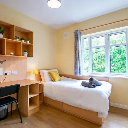 Large Duplex House By Shortstays *