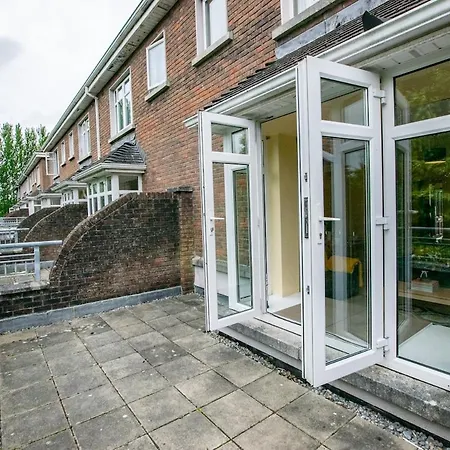 Large Duplex House By Shortstays *
