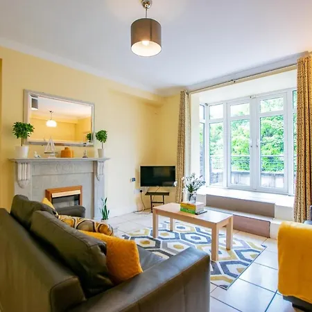 Large Duplex House By Shortstays Holiday home