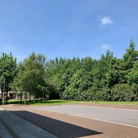 133 - Large Duplex House By Shortstays