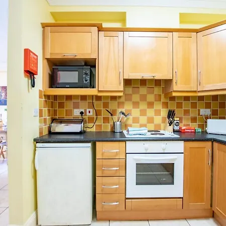 133 - Large Duplex House By Shortstays - Sleeps 8 度假居 *