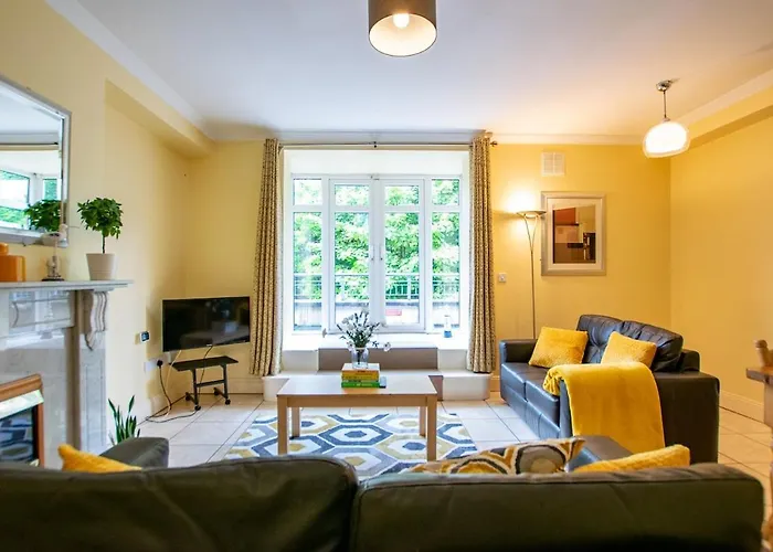 Semesterbostad 133 - Large Duplex House By Shortstays