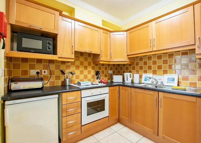 133 - Large Duplex House By Shortstays Semesterbostad *