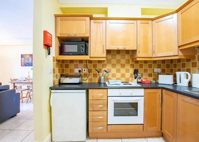 133 - Large Duplex House By Shortstays Semesterbostad *