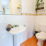 133 - Large Duplex House By Shortstays - Sleeps 8 Holiday home