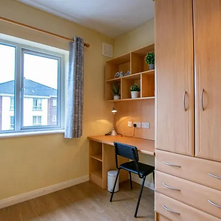 133 - Large Duplex House By Shortstays - Sleeps 8 * Galway