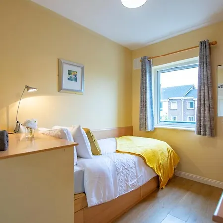 133 - Large Duplex House By Shortstays - Sleeps 8 別荘