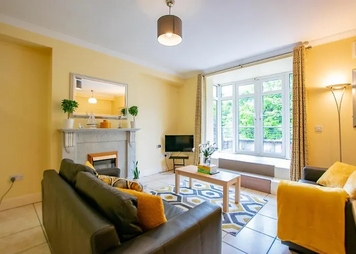 133 - Large Duplex House By Shortstays 別荘